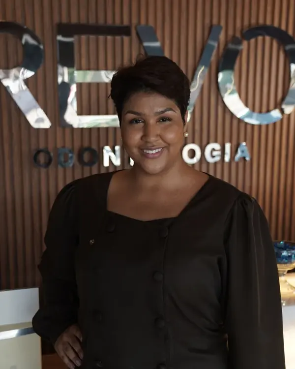 Stefany da Revo Odontologia